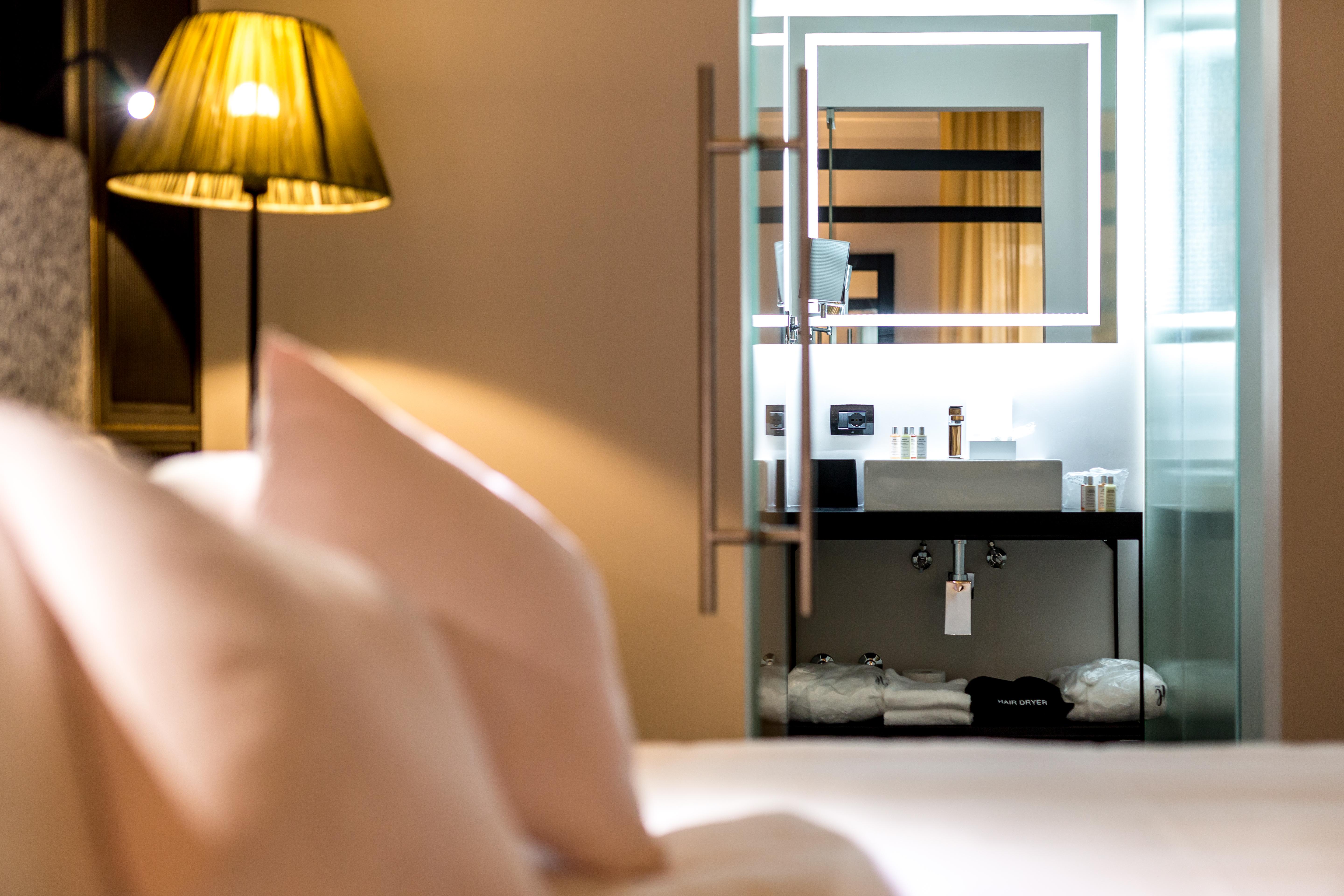 Hotel The Haven Roma Zewnętrze zdjęcie A bathroom at the Mandarin Oriental, Paris